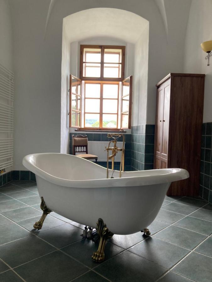 Zamek Kolstejn - Hotel Chateau Goldenstein Branná Εξωτερικό φωτογραφία