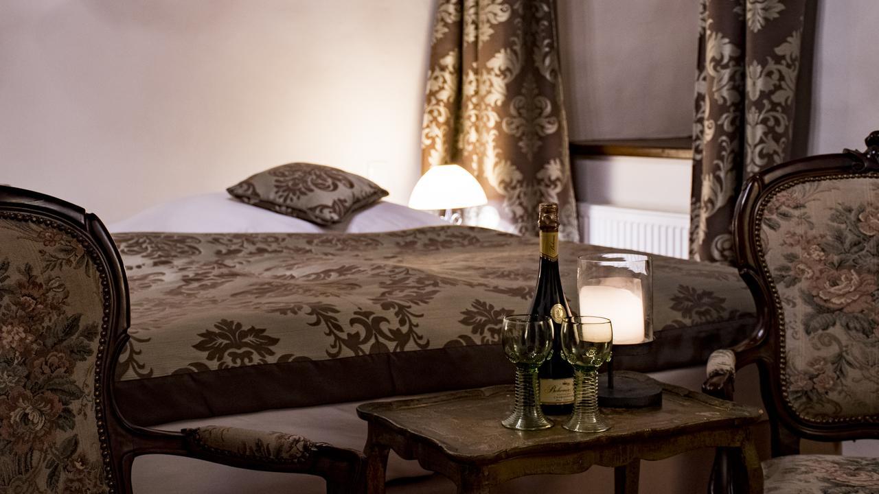 Zamek Kolstejn - Hotel Chateau Goldenstein Branná Εξωτερικό φωτογραφία