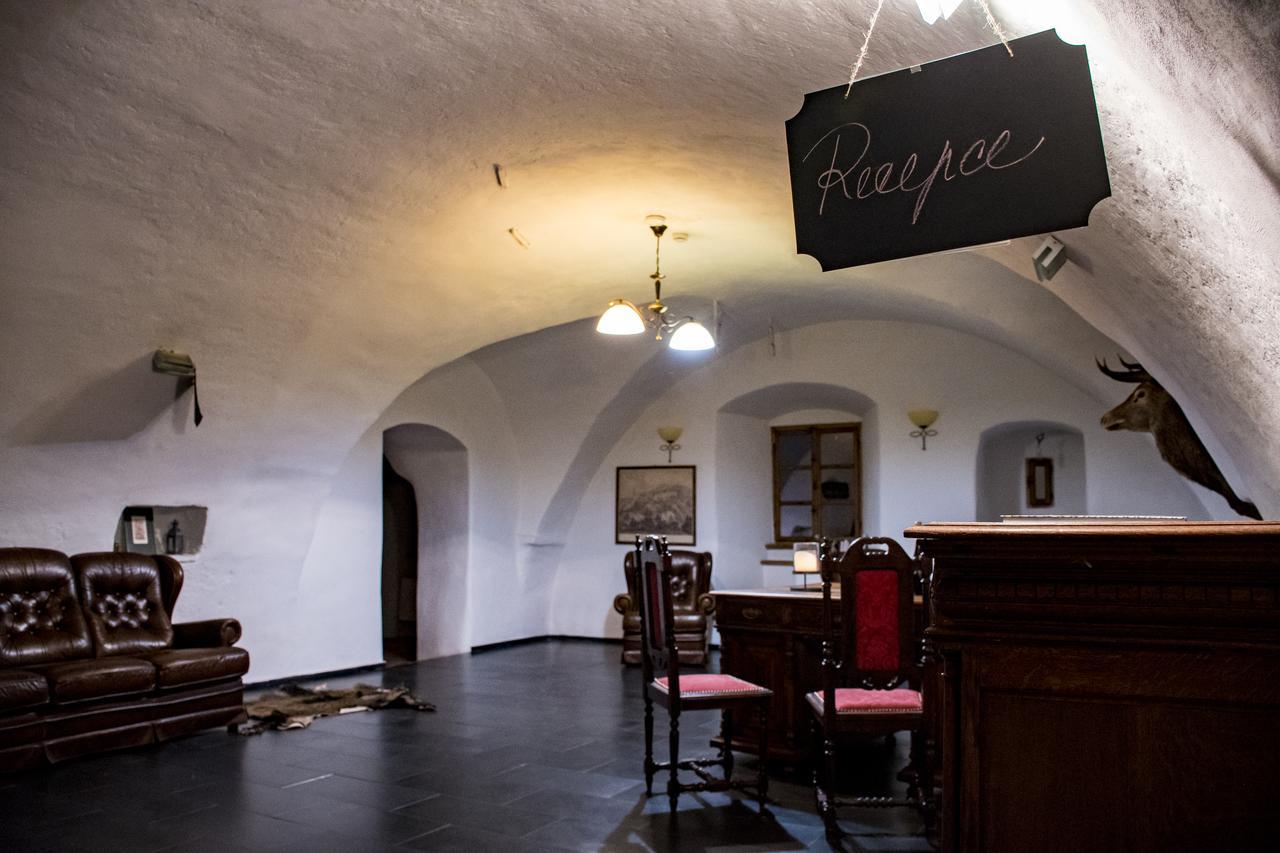 Zamek Kolstejn - Hotel Chateau Goldenstein Branná Εξωτερικό φωτογραφία