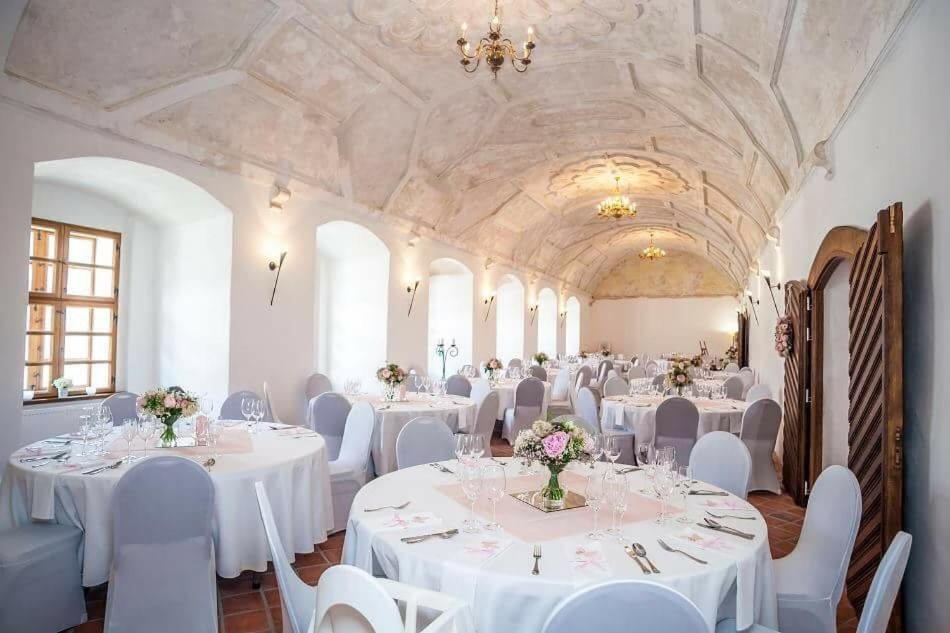 Zamek Kolstejn - Hotel Chateau Goldenstein Branná Εξωτερικό φωτογραφία